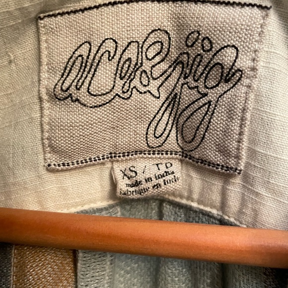 Ace and Jig button down shirt - Picture 3 of 6